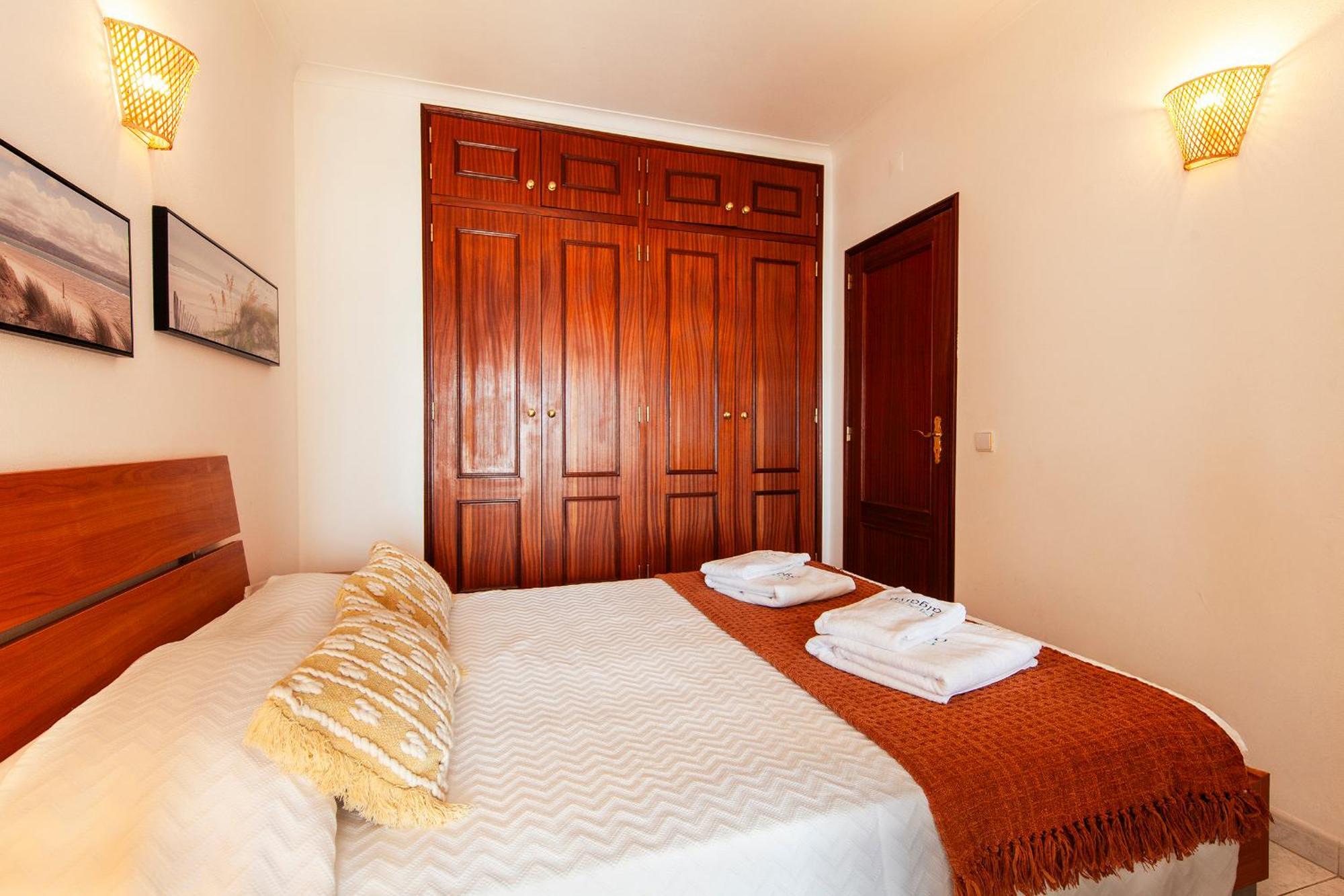 B37 - City Central Door Apartment Lagos Bagian luar foto