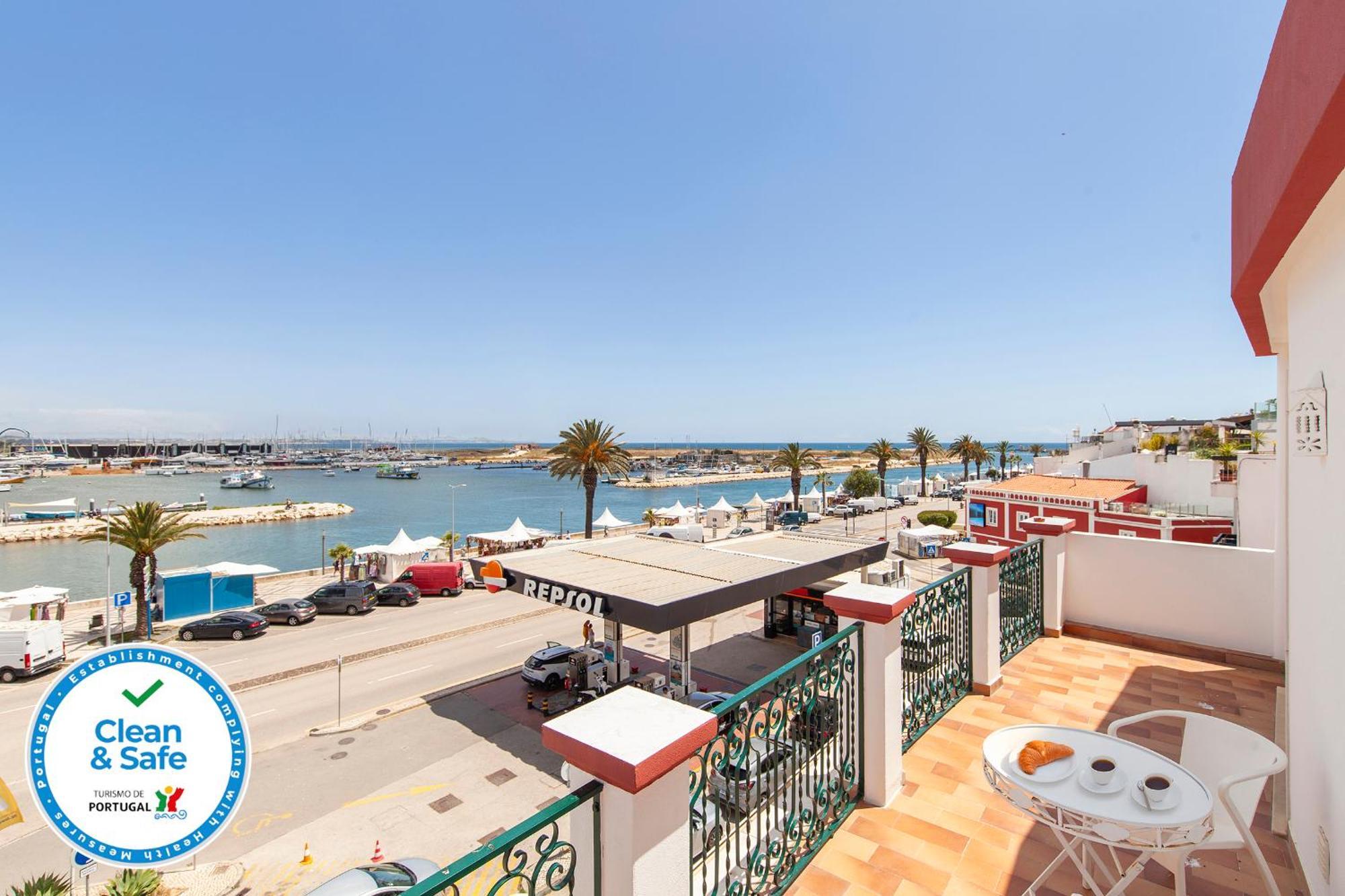 B37 - City Central Door Apartment Lagos Bagian luar foto